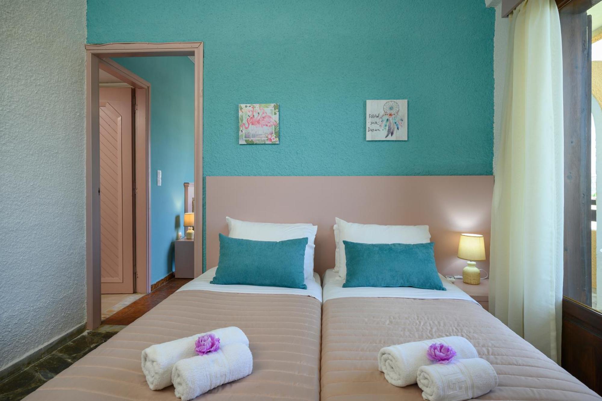 Alkion Hotel Stalós Habitación foto